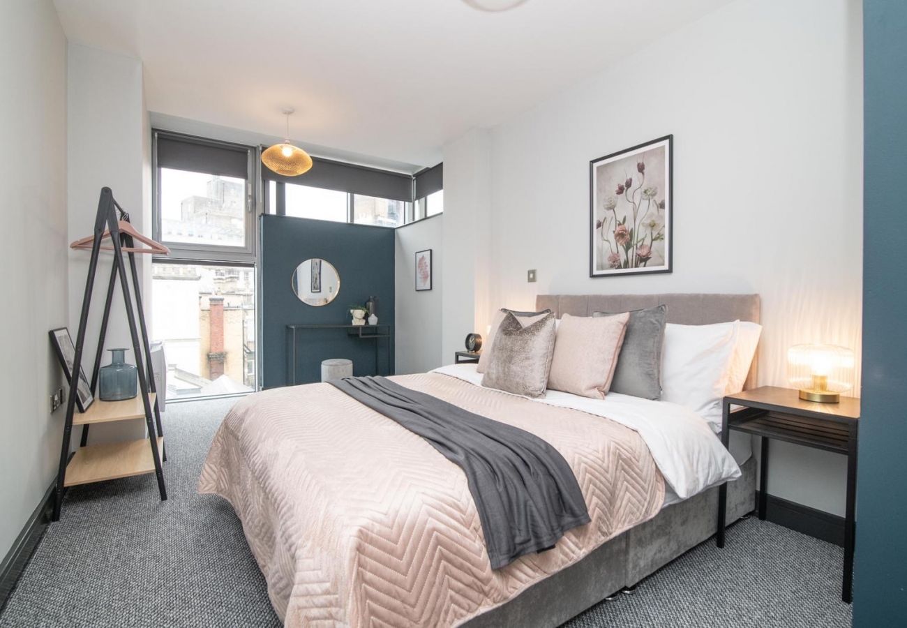 Apartment in Birmingham - Temple St