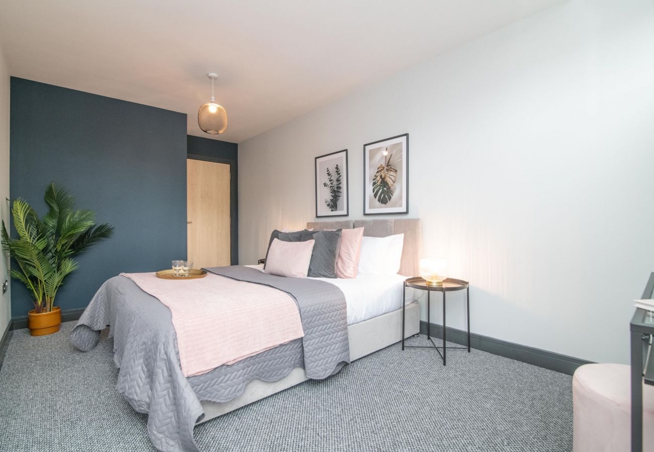 Apartment in Birmingham - Temple St