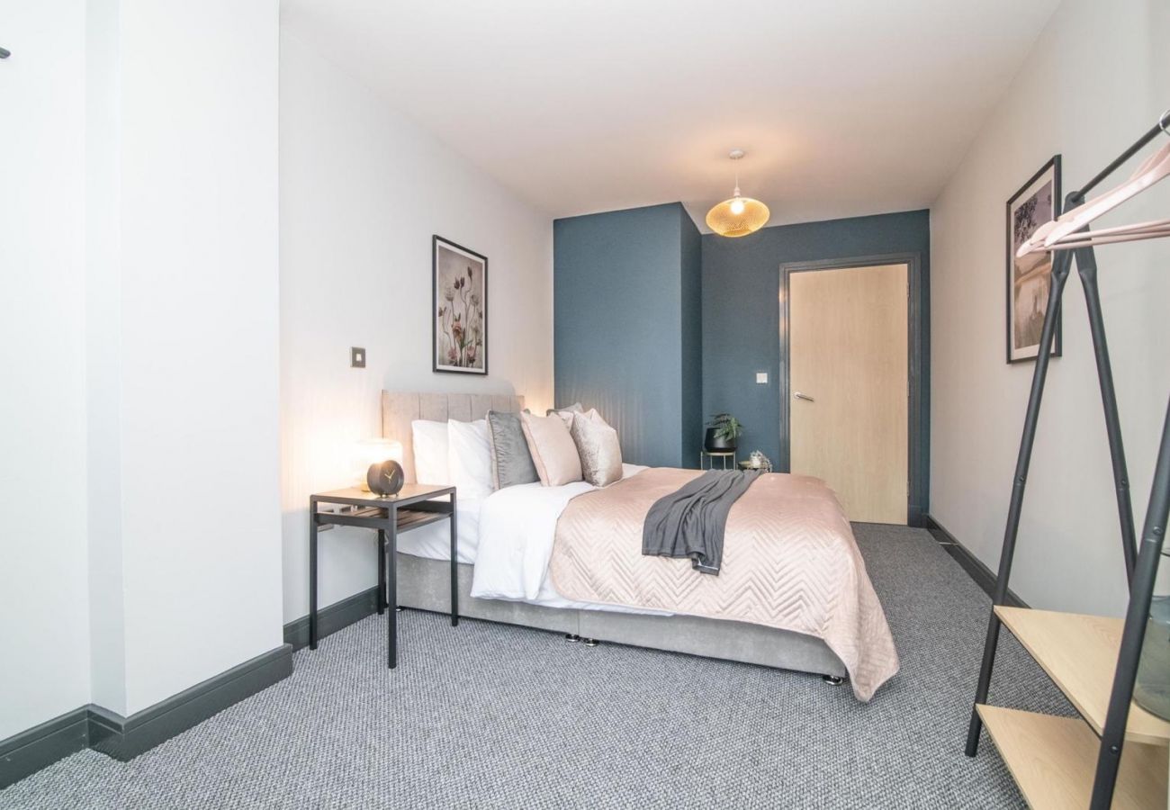 Apartment in Birmingham - Temple St