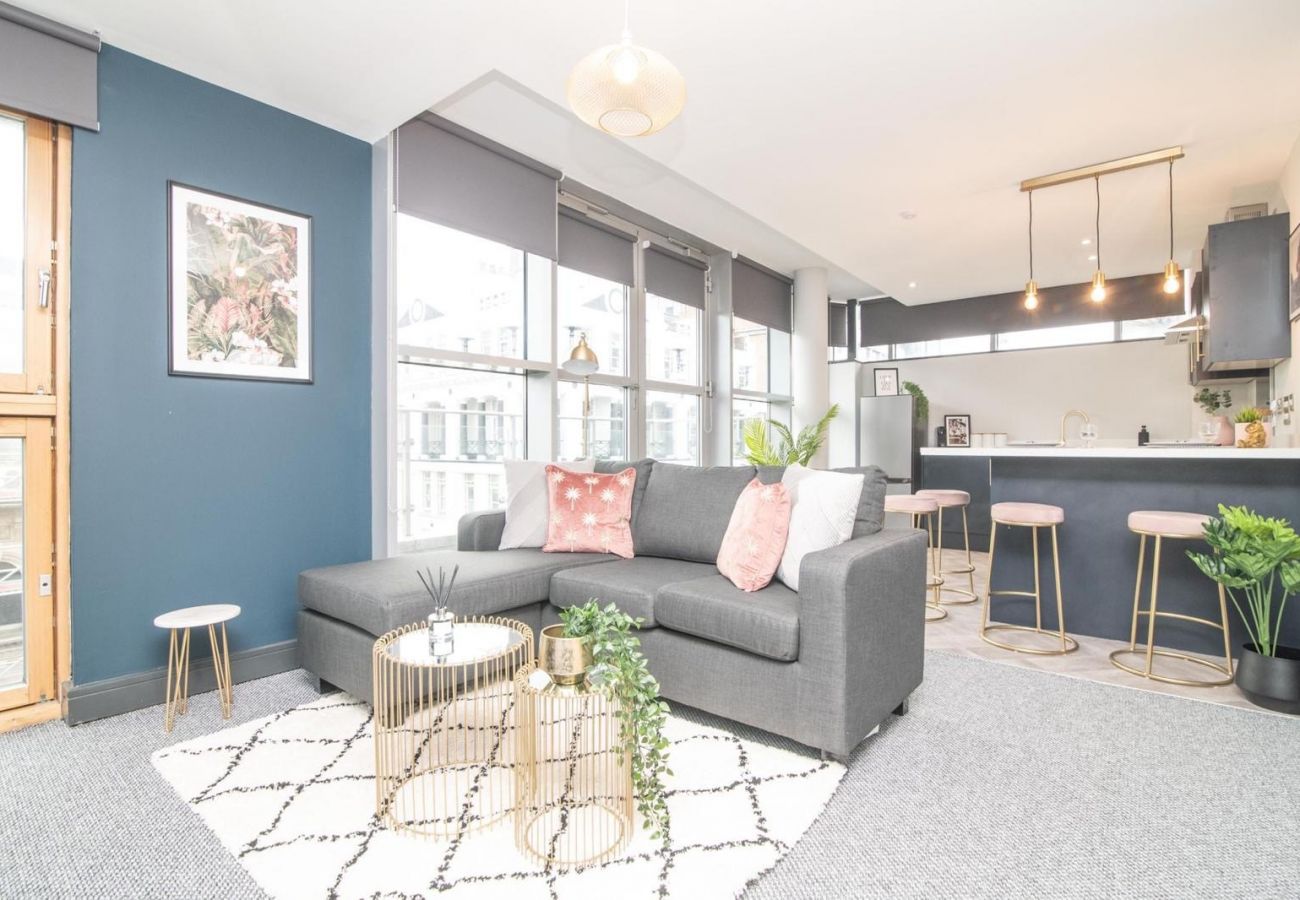 Apartment in Birmingham - Temple St