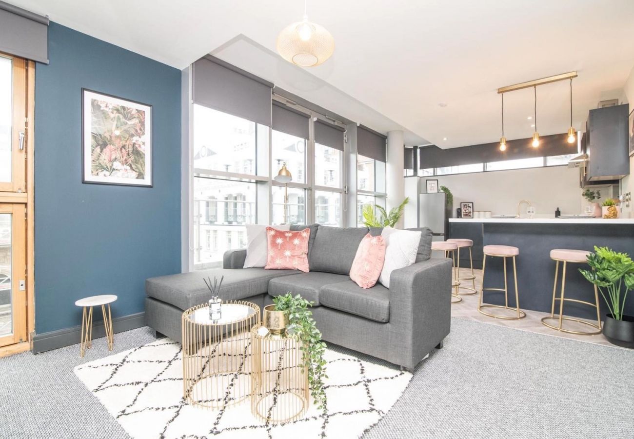 Apartment in Birmingham - Temple St