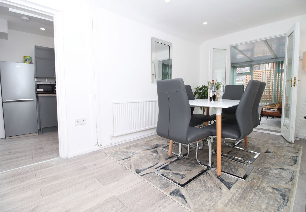 House in Ynysybwl - Robert Street