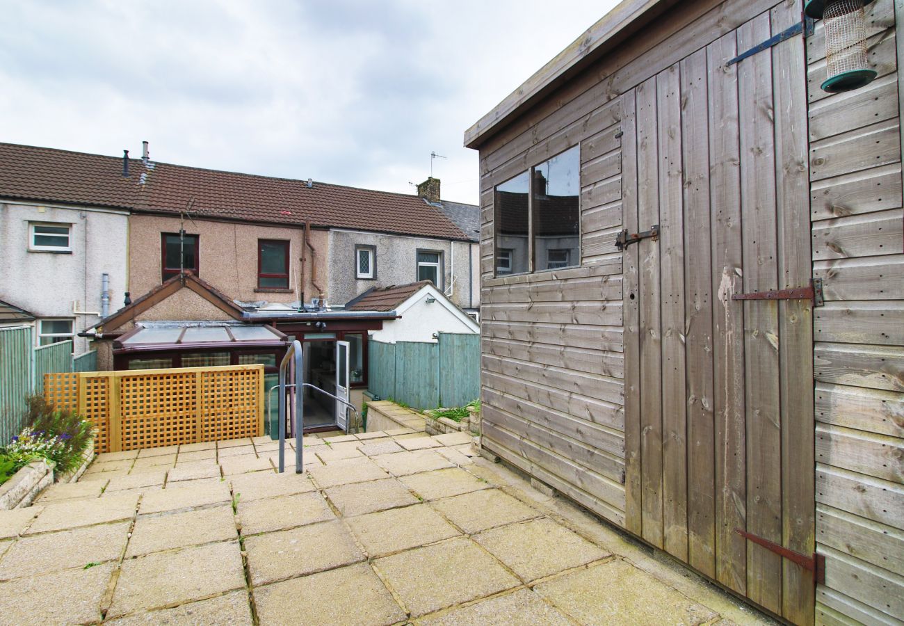 House in Ynysybwl - Robert Street