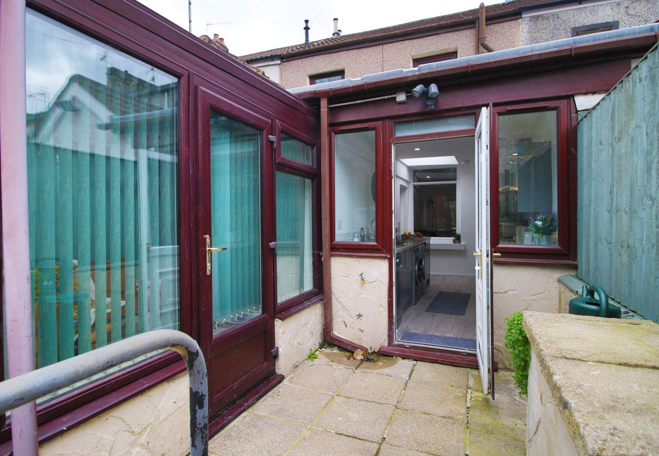 House in Ynysybwl - Robert Street