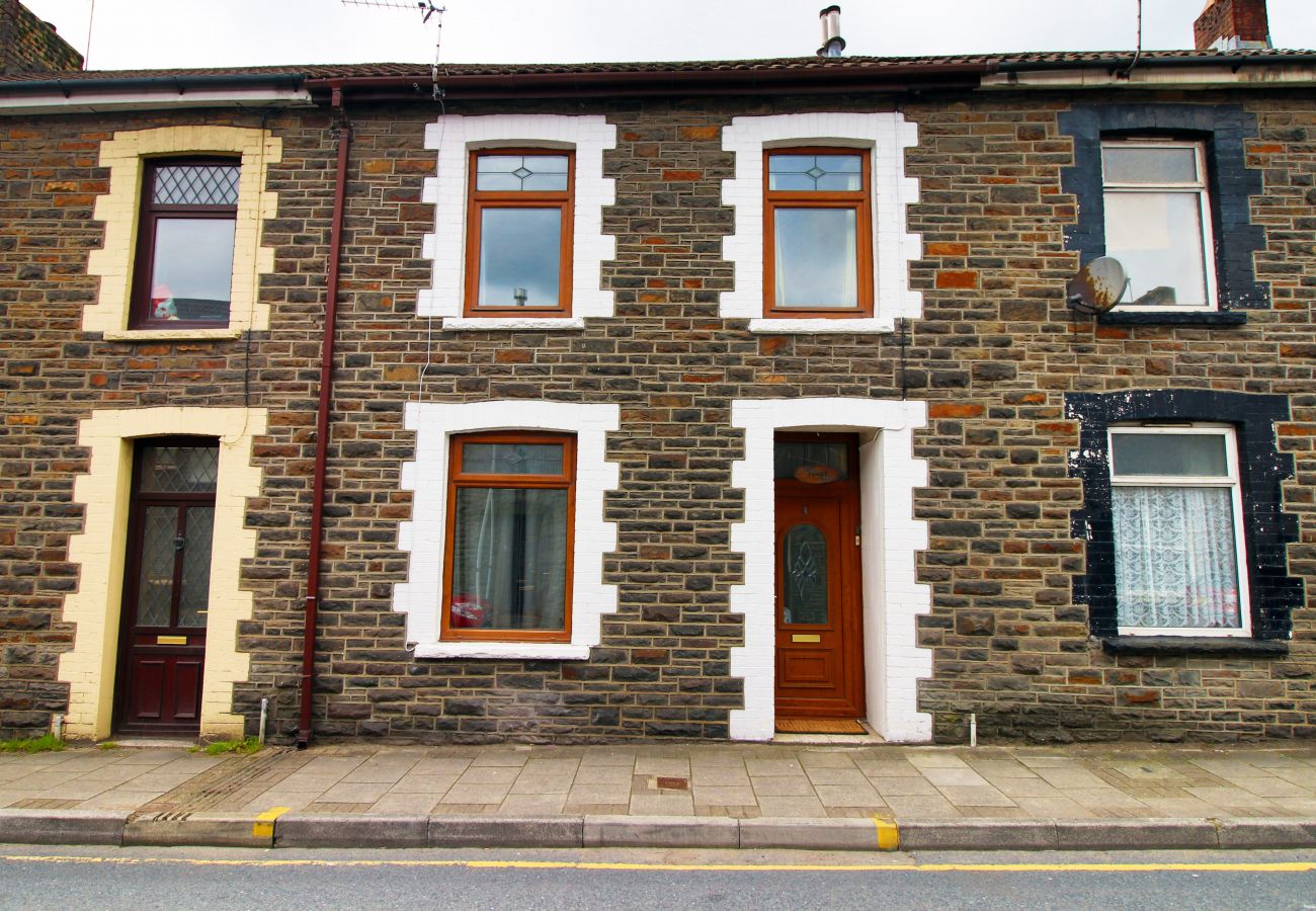 House in Ynysybwl - Robert Street
