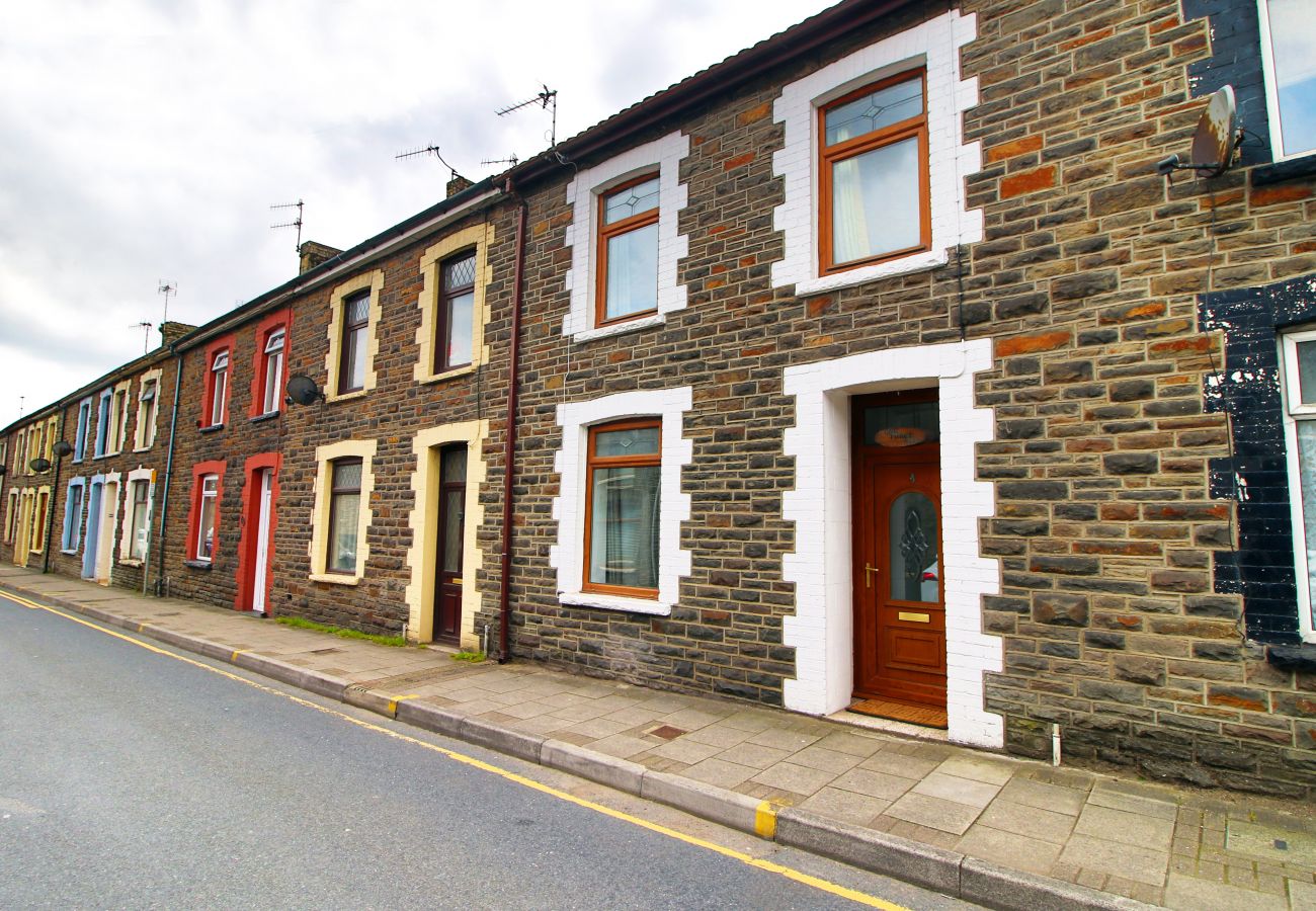 House in Ynysybwl - Robert Street