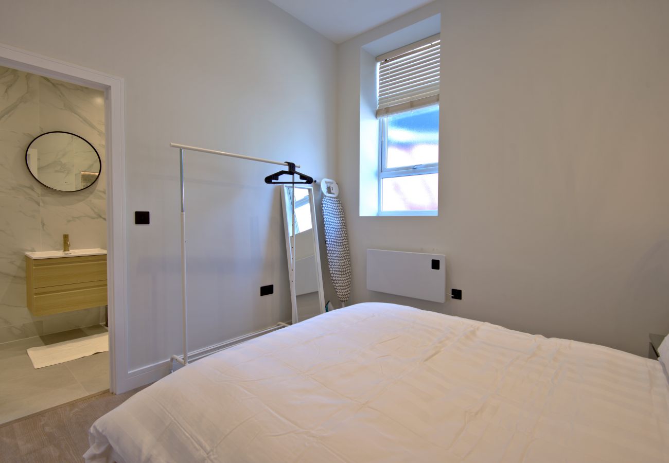 Apartment in Westcliff-on-Sea - Westborough Road