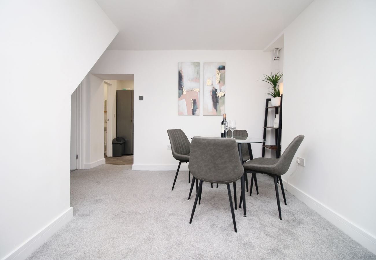 House in Mountain Ash - Seymour Street