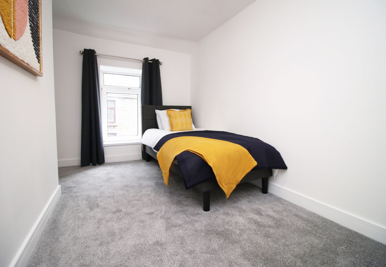 House in Mountain Ash - Seymour Street