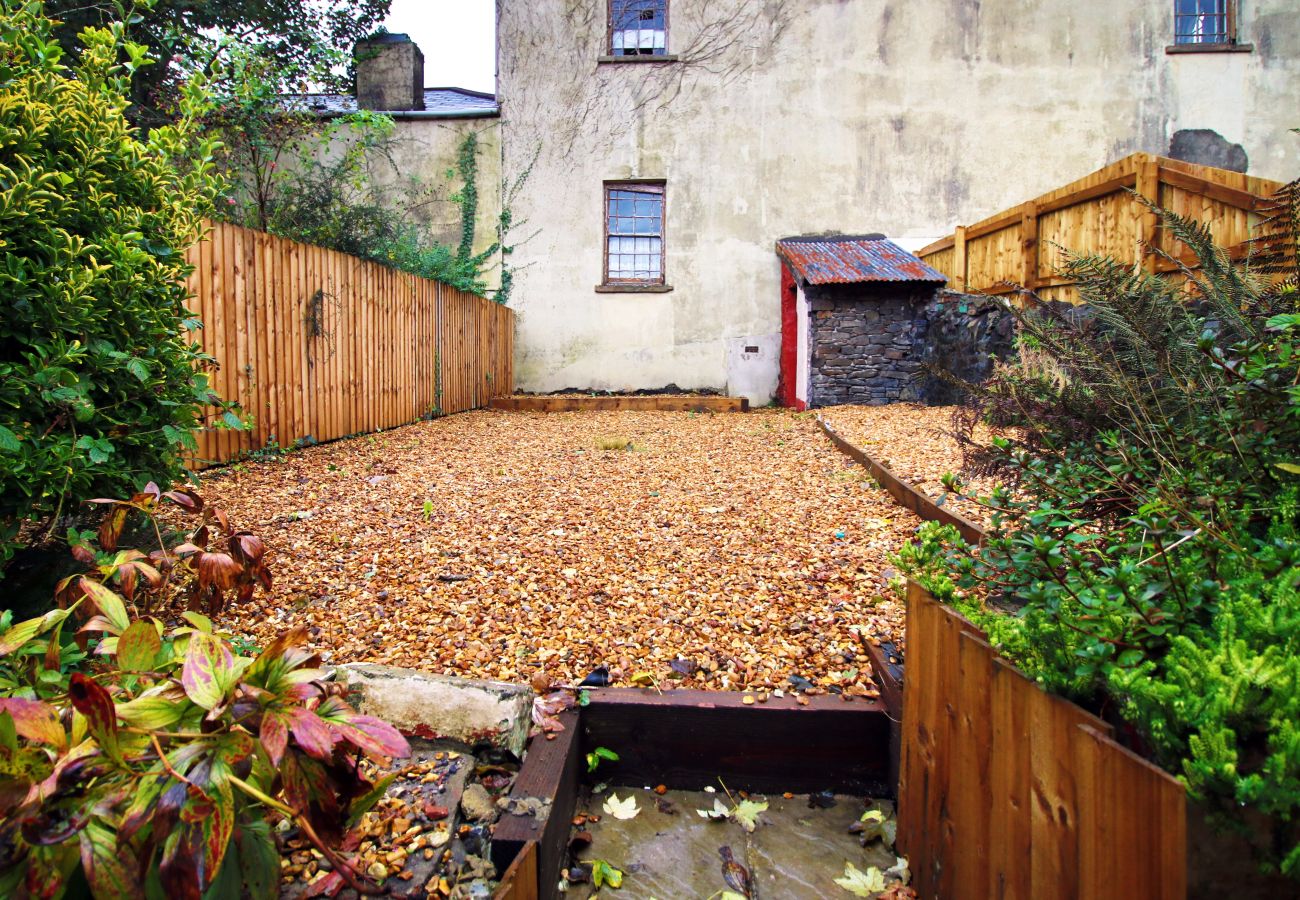 House in Mountain Ash - Seymour Street