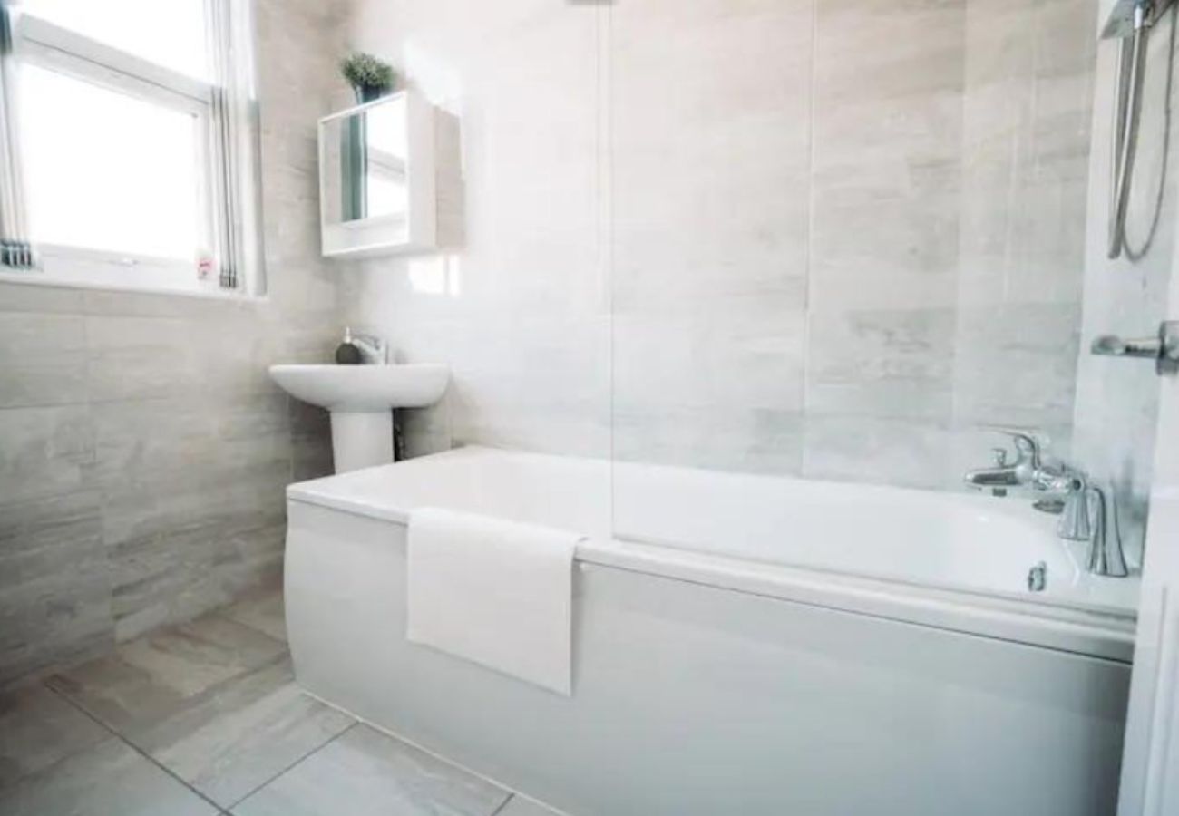 House in Leeds - Laurel Ville