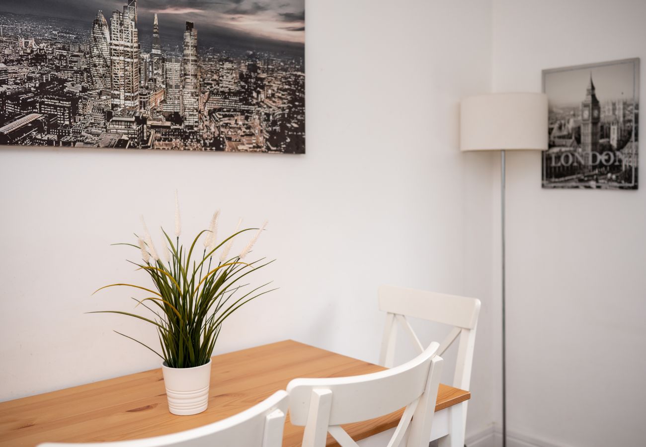 Apartment in Hinckley - Station Road 1