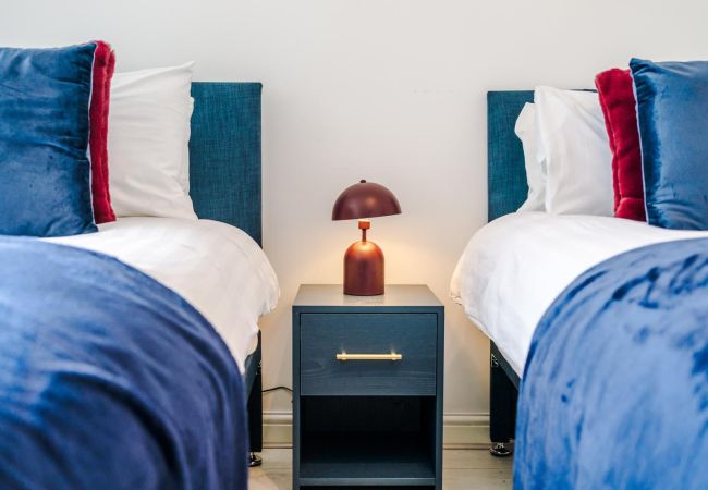 House in Oldham - Hollins Road House in Oldham - Hollins Road