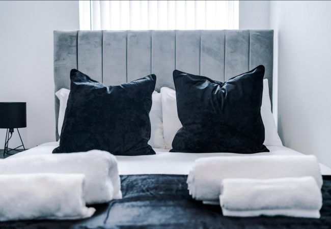 House in Oldham - Hollins Road House in Oldham - Hollins Road