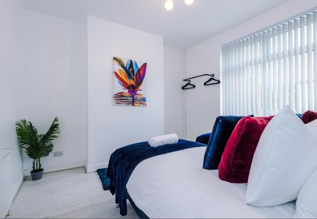 House in Oldham - Hollins Road House in Oldham - Hollins Road