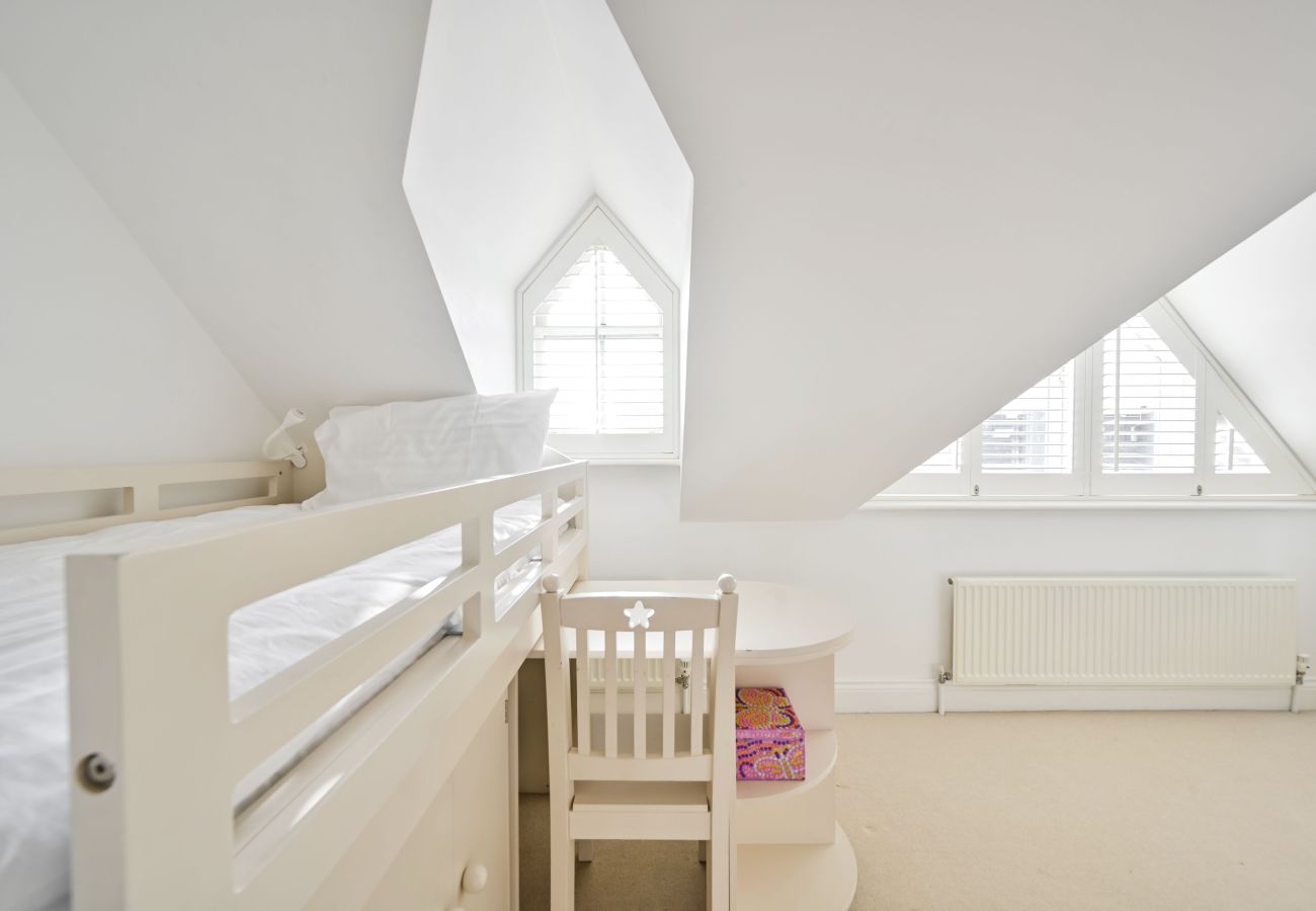 House in London - Hart House