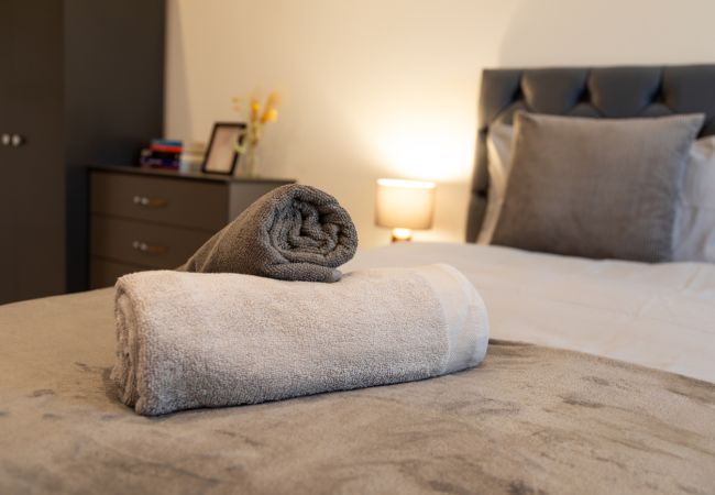 Apartment in Slough - Rivington Apartments Apartment in Slough - Rivington Apartments