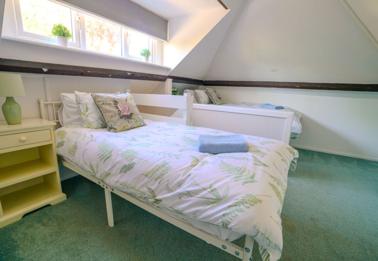 House in Wanborough - Teign House
