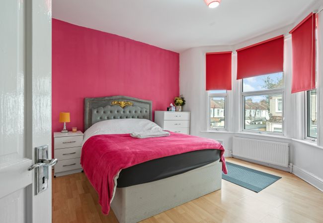House in Barking - Ashford Road House in Barking - Ashford Road