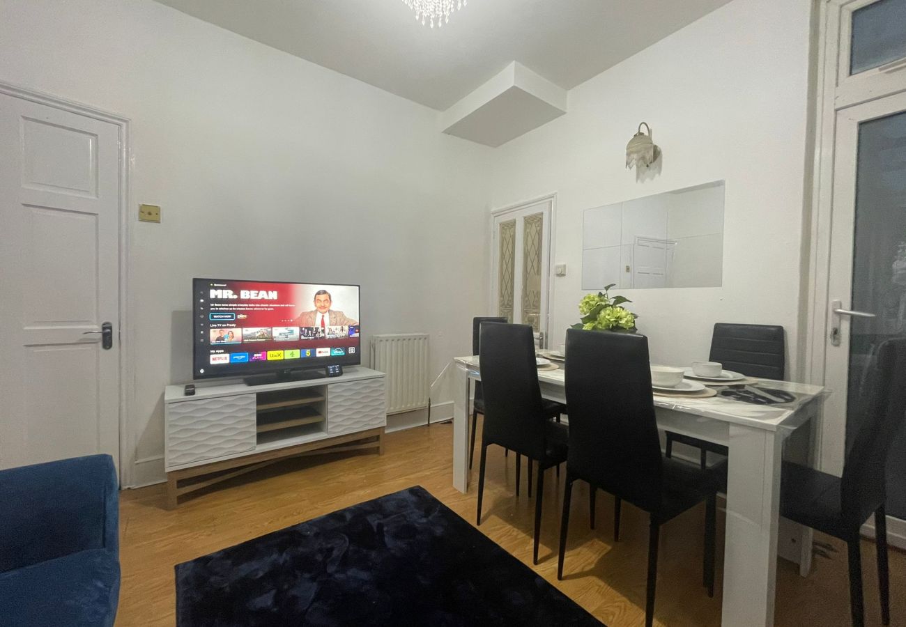 House in Barking - Ashford Road