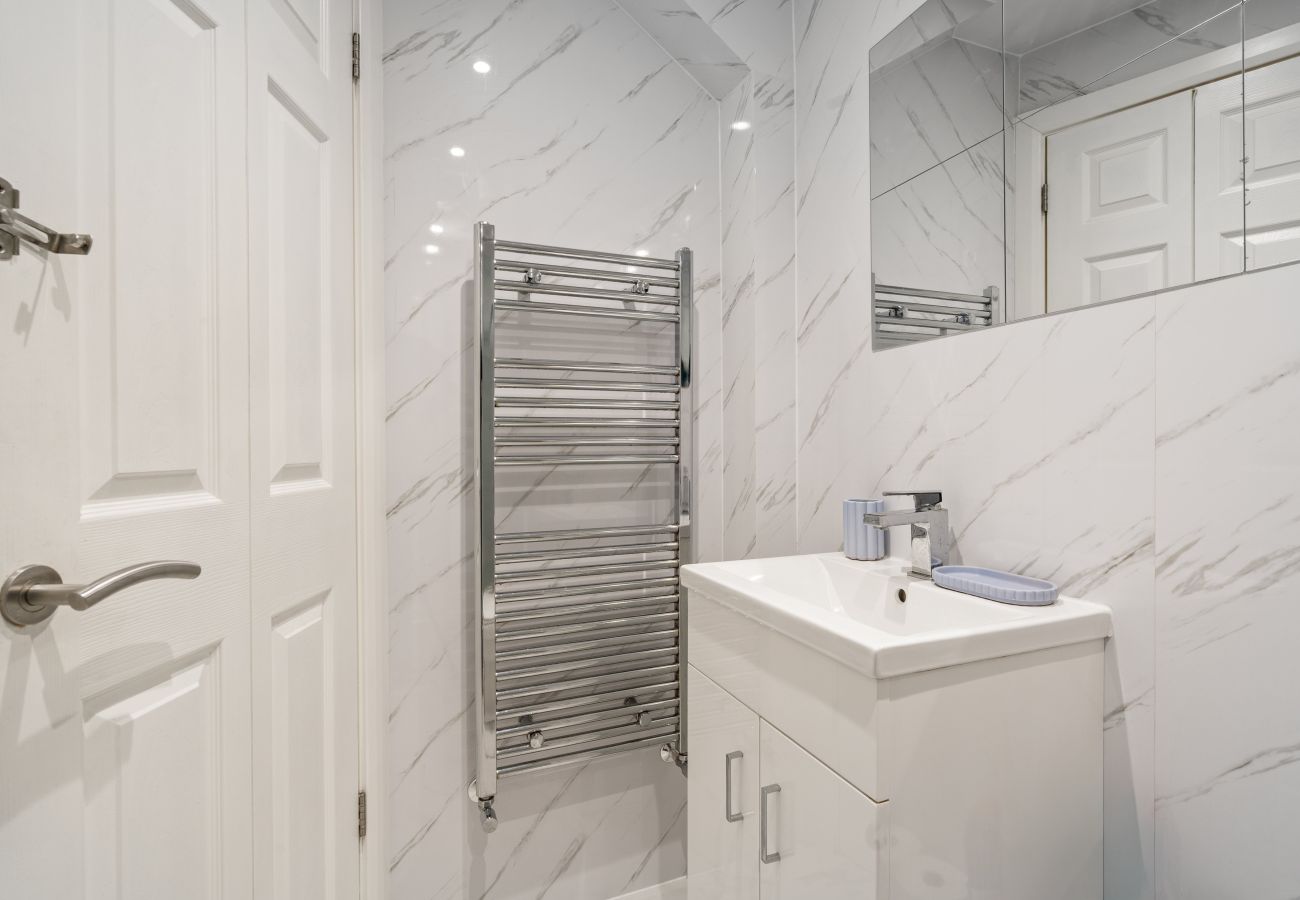 House in Barking - Ashford Road House in Barking - Ashford Road