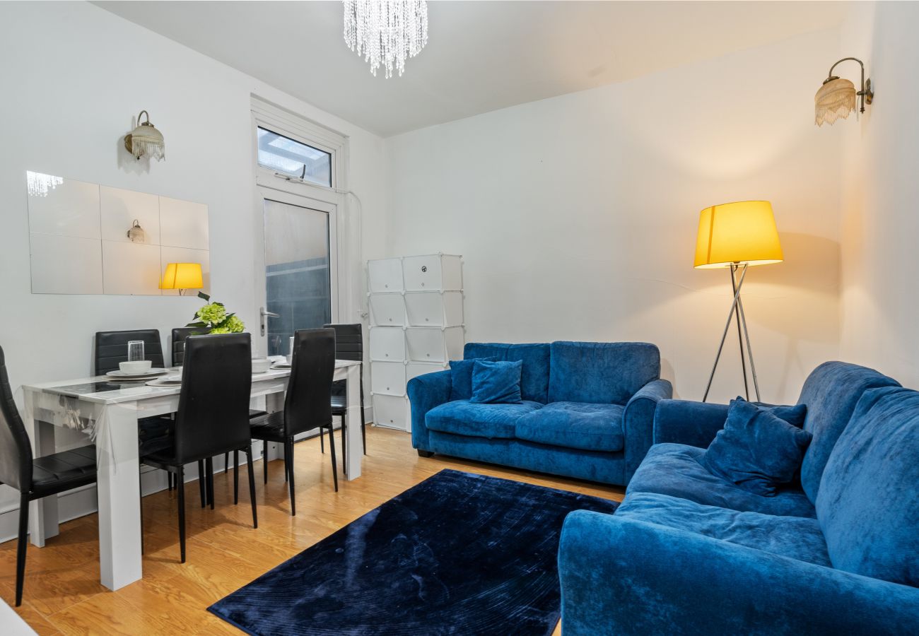 House in Barking - Ashford Road House in Barking - Ashford Road