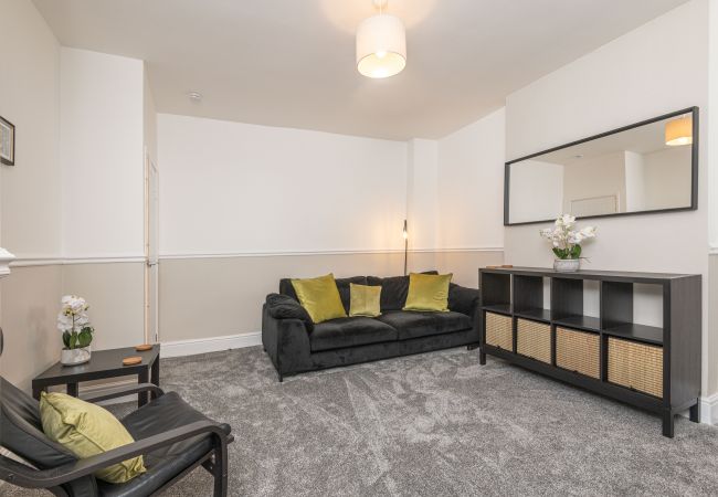 House in Liversedge - Huddersfield Road 