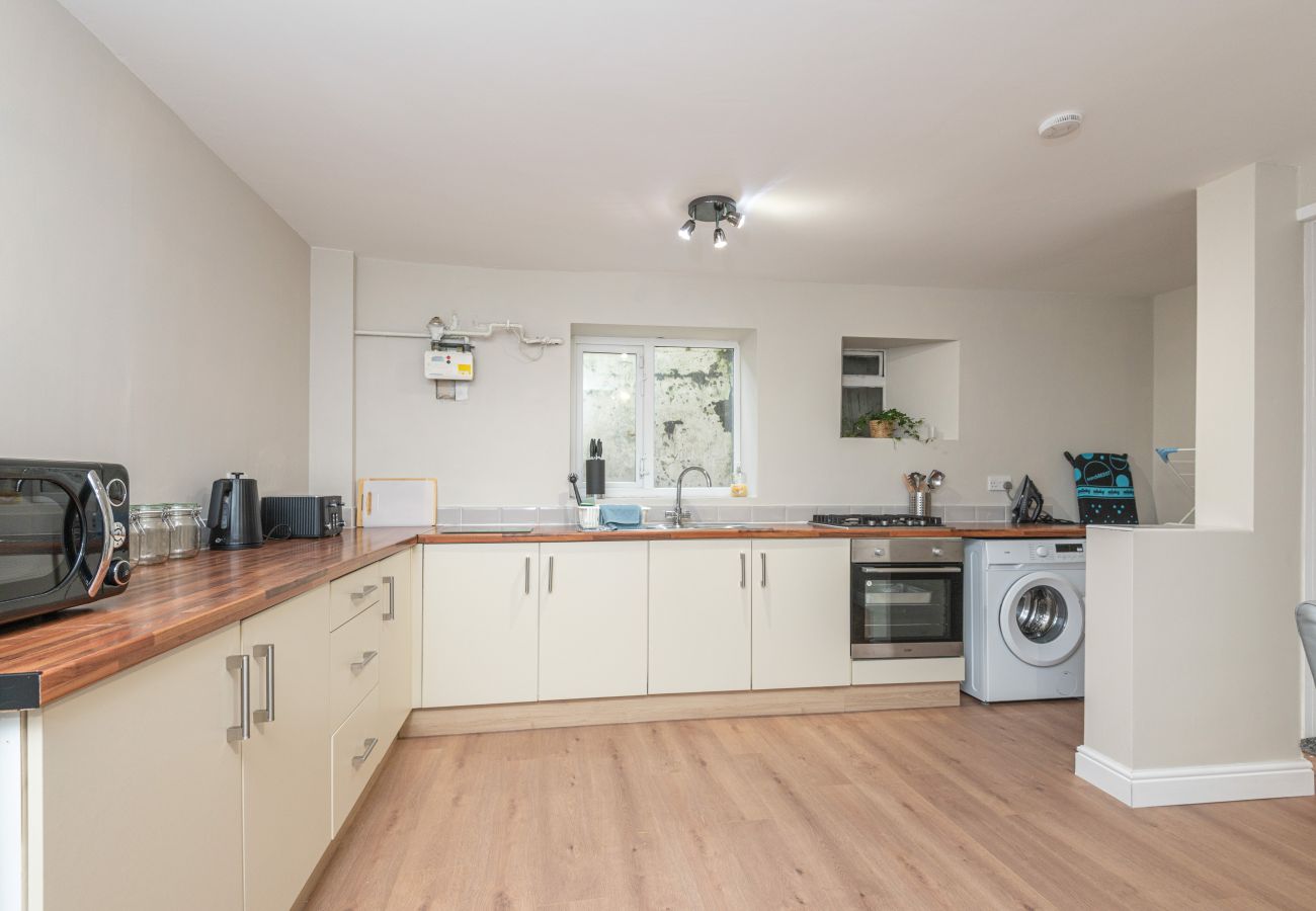 House in Liversedge - Huddersfield Road