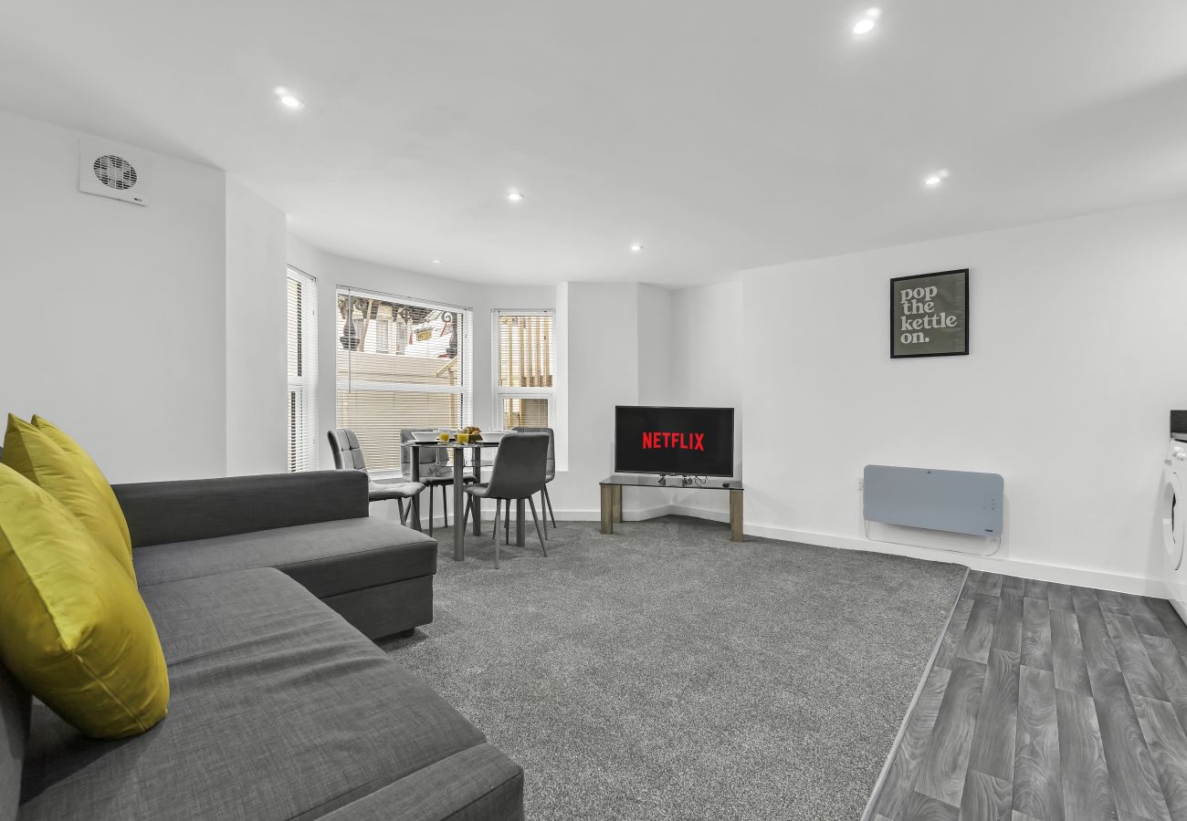 House in Weston-Super-Mare - Upper Church Road