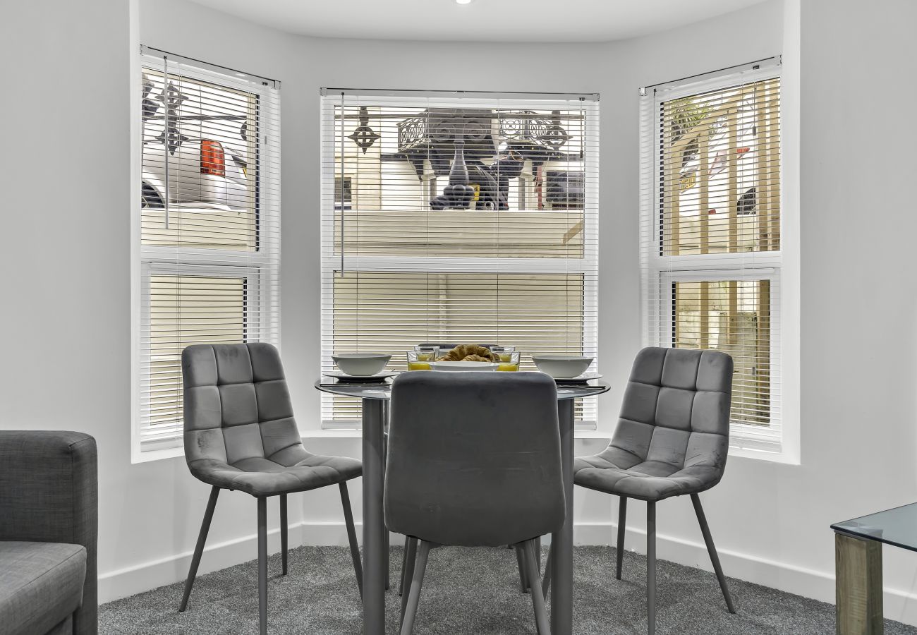 House in Weston-Super-Mare - Upper Church Road