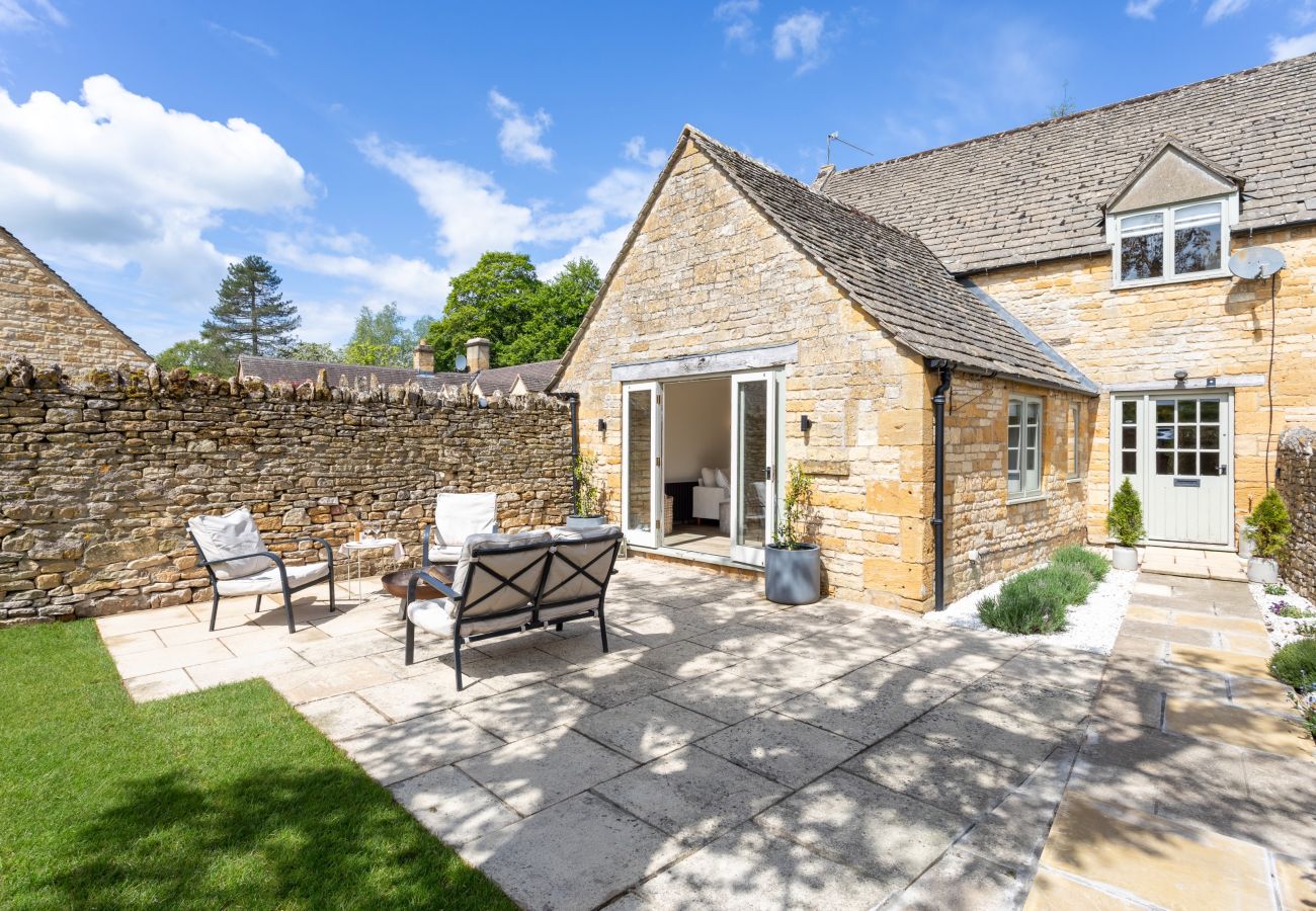 Cottage in Cheltenham - Granary Cottage