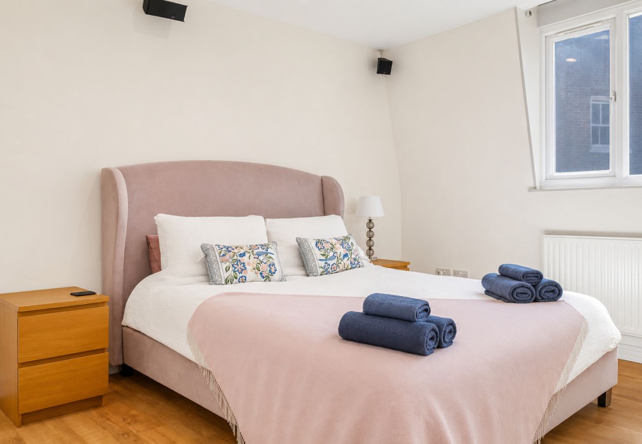 House in London - Cobham Mews