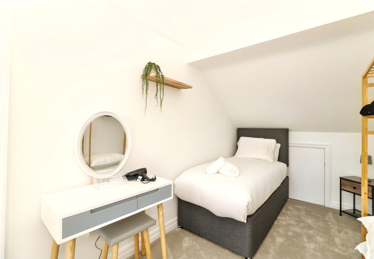 House in Manchester - Worsley Manchester