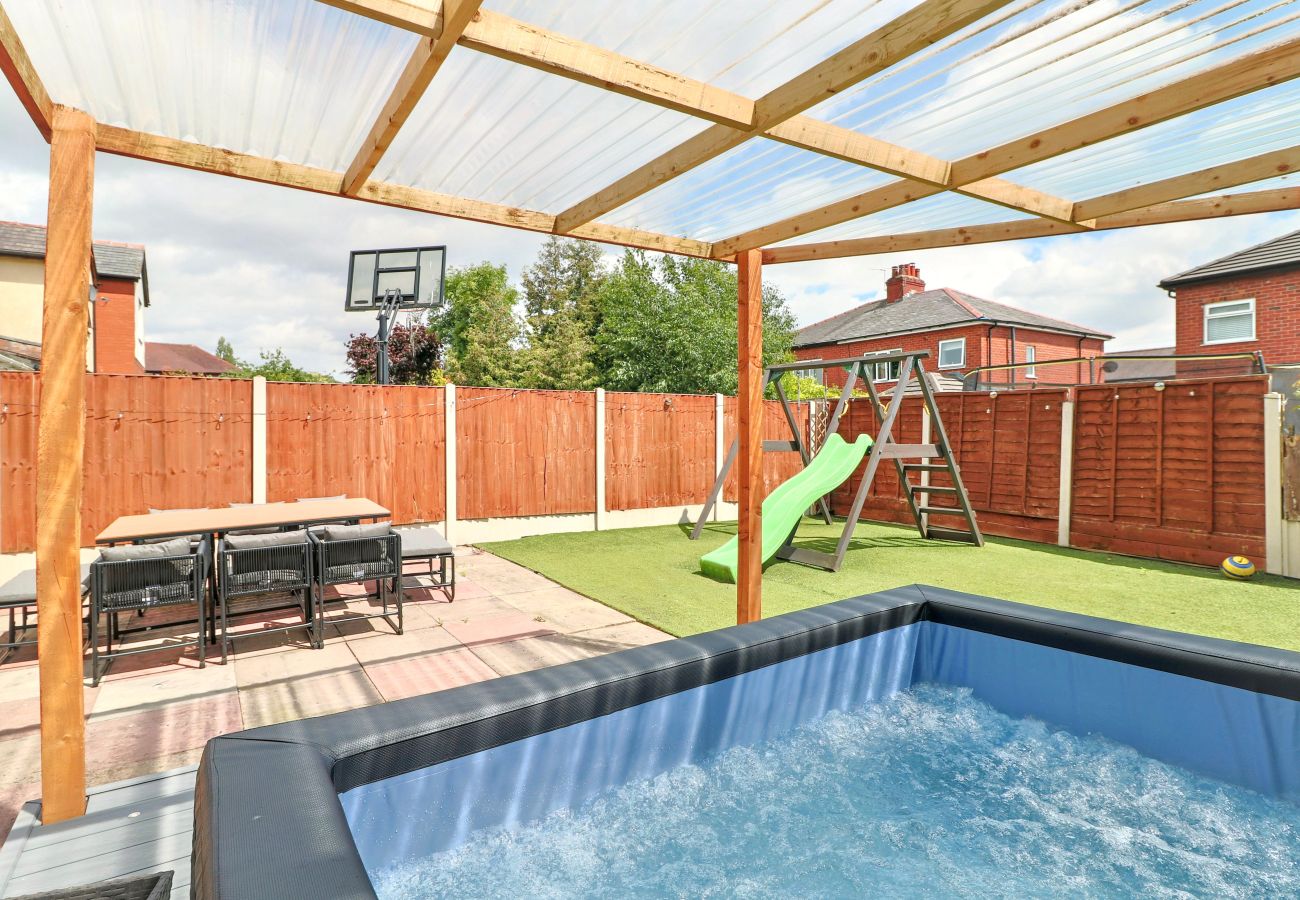 House in Manchester - Worsley Manchester