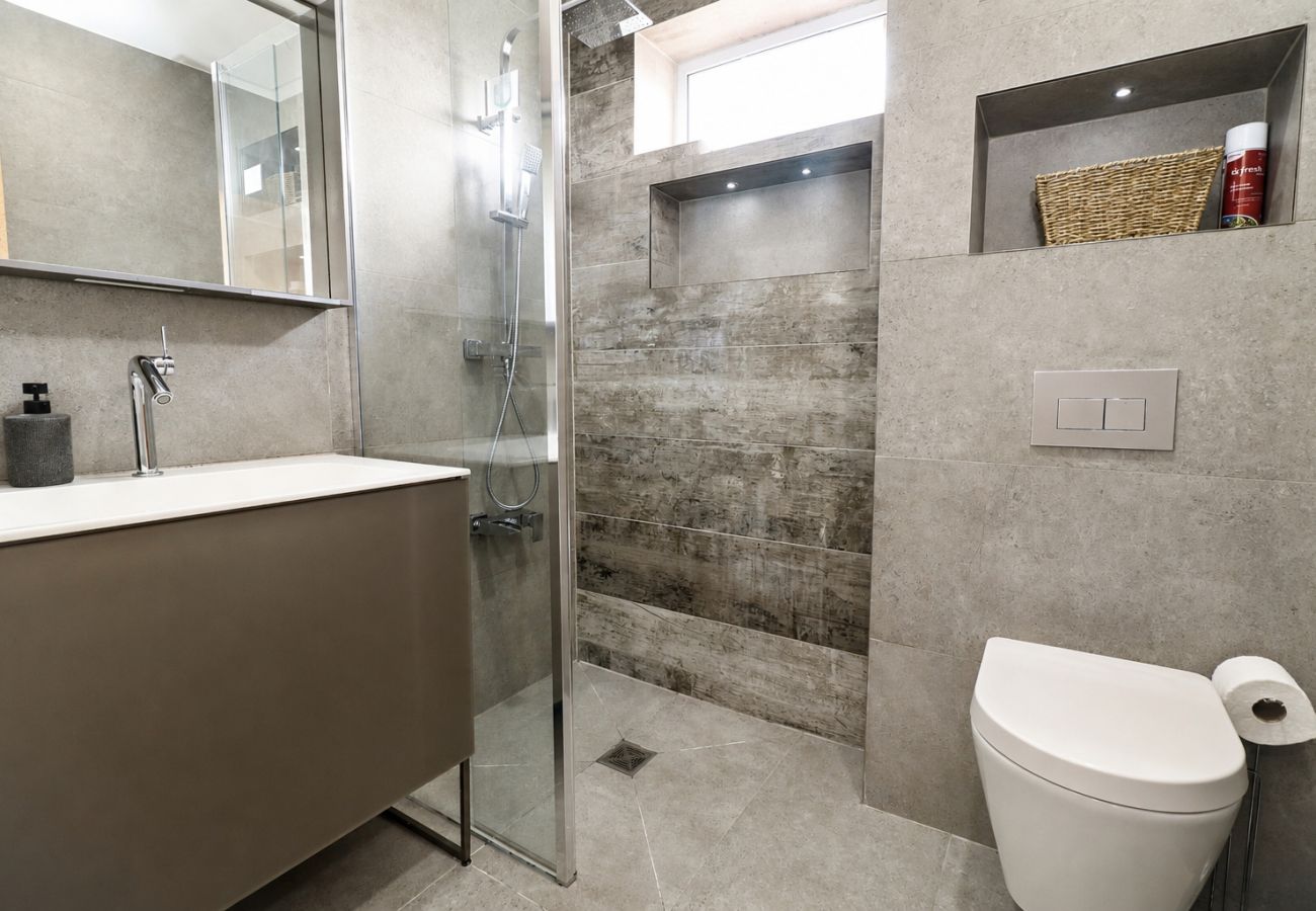 House in Manchester - Worsley Manchester