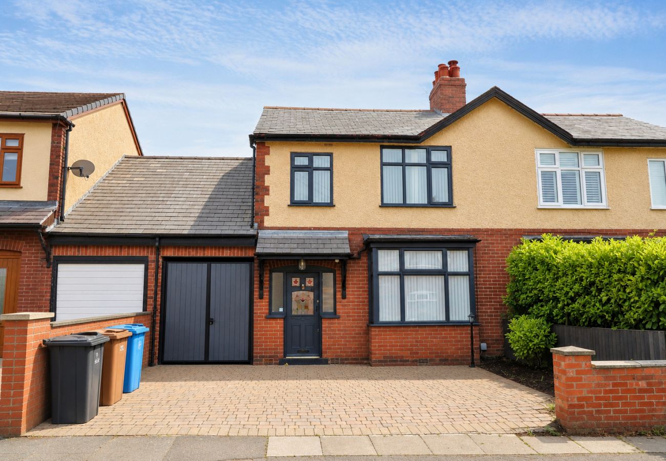 House in Manchester - Worsley Manchester
