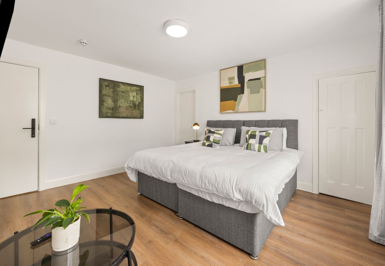 House in Croydon - Addington Road