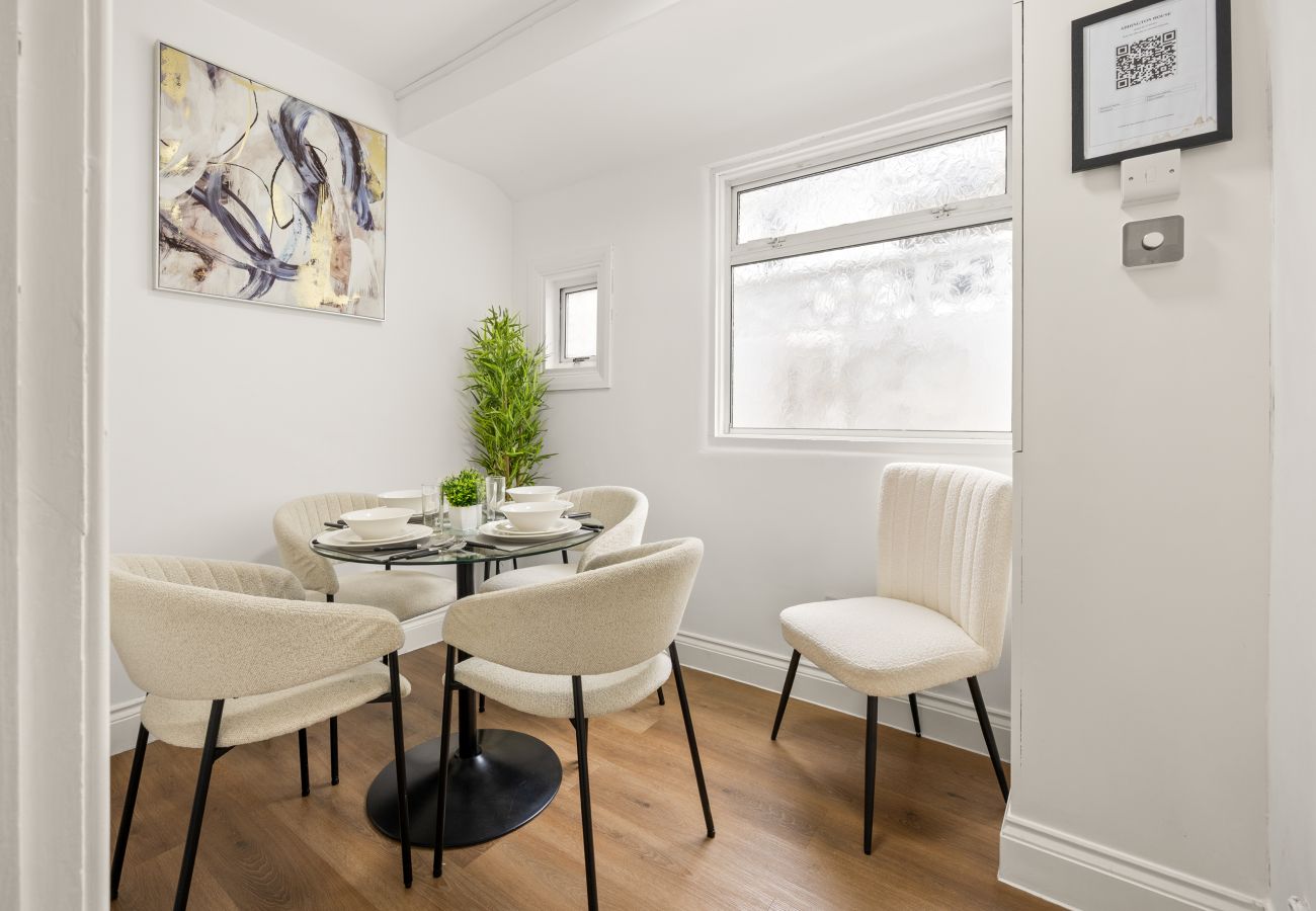 House in Croydon - Addington Road