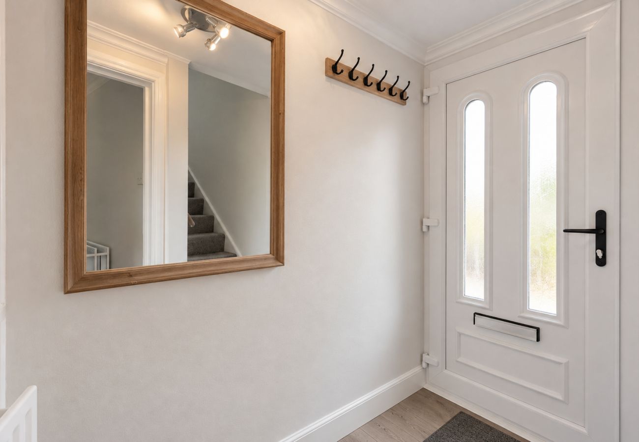 House in Crawley - Cedar Close