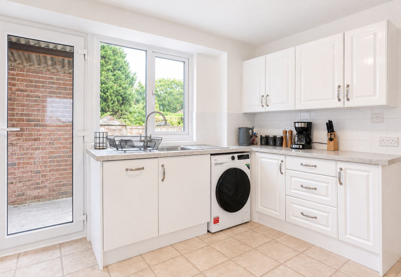 House in Crawley - Cedar Close