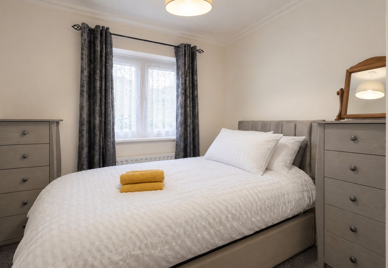 House in Crawley - Cedar Close