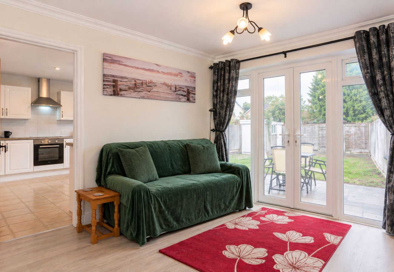House in Crawley - Cedar Close