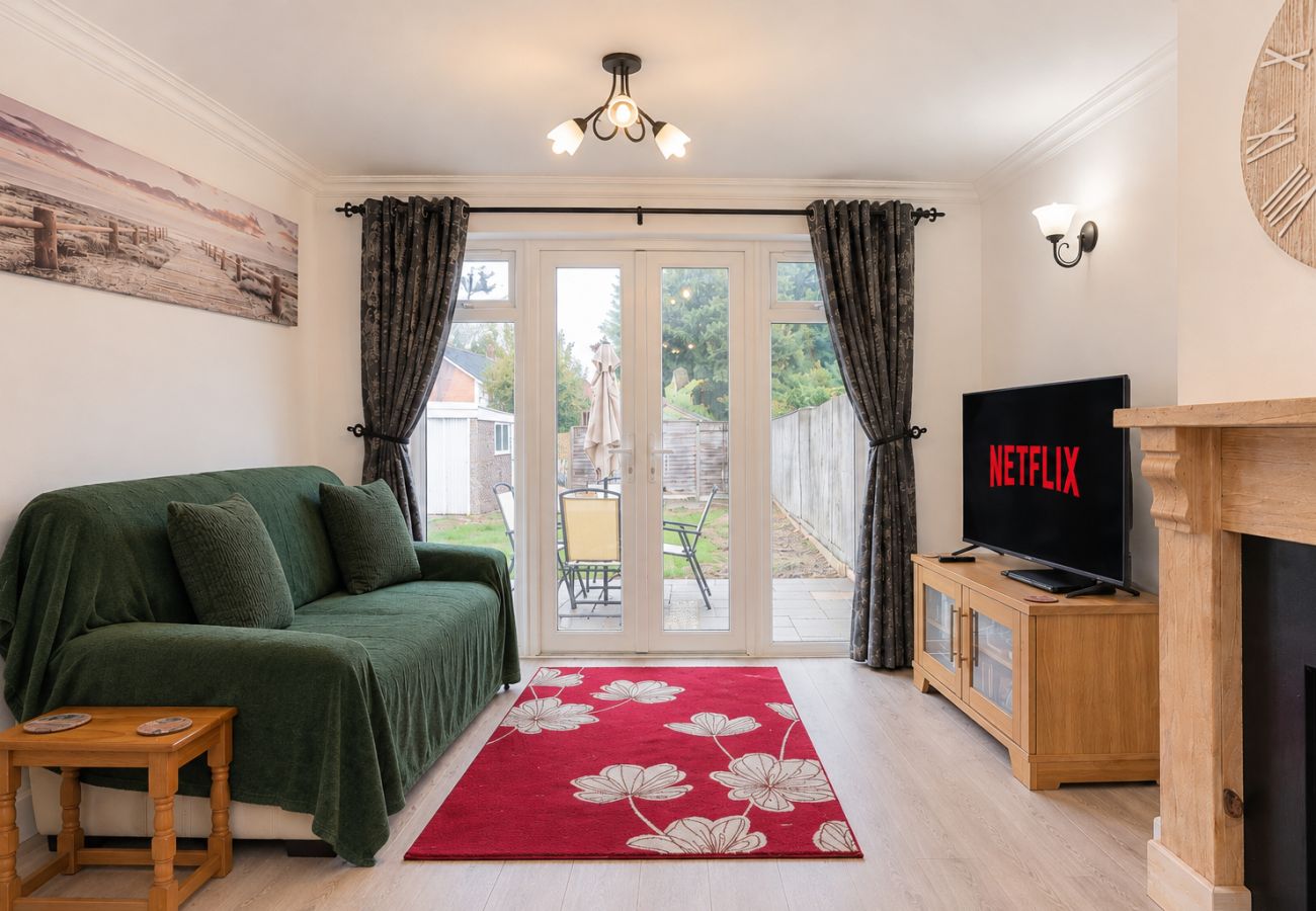 House in Crawley - Cedar Close