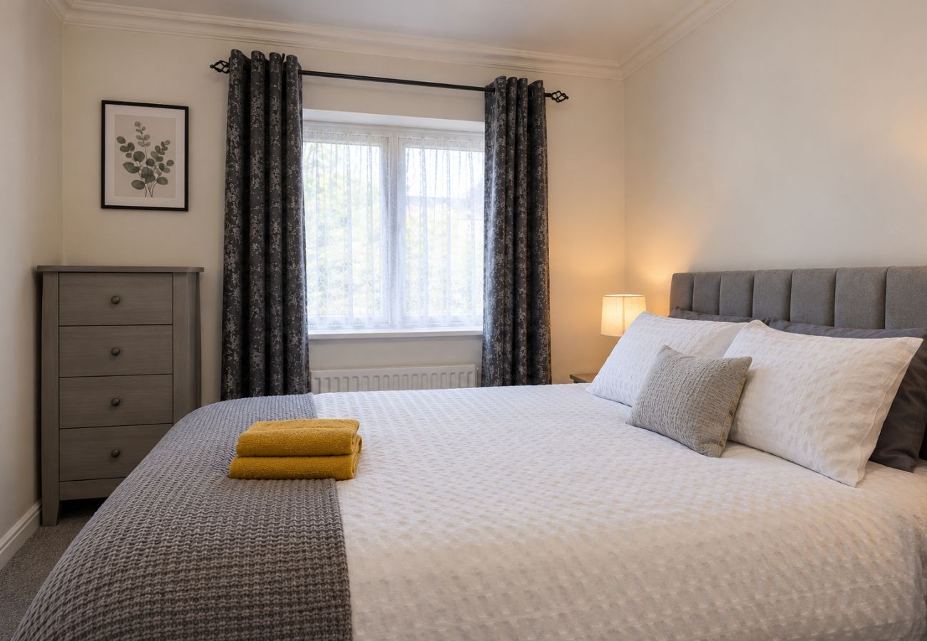 House in Crawley - Cedar Close