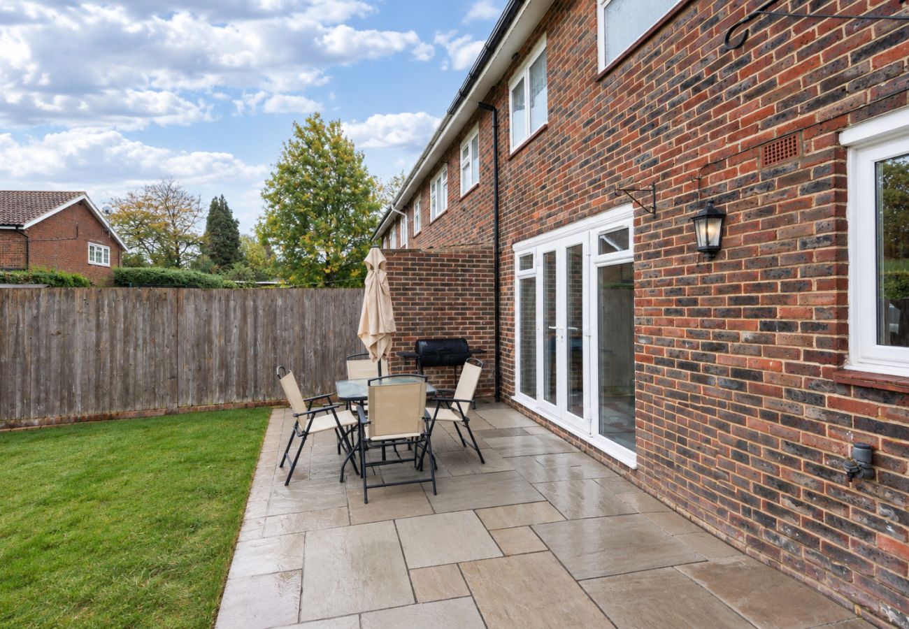 House in Crawley - Cedar Close