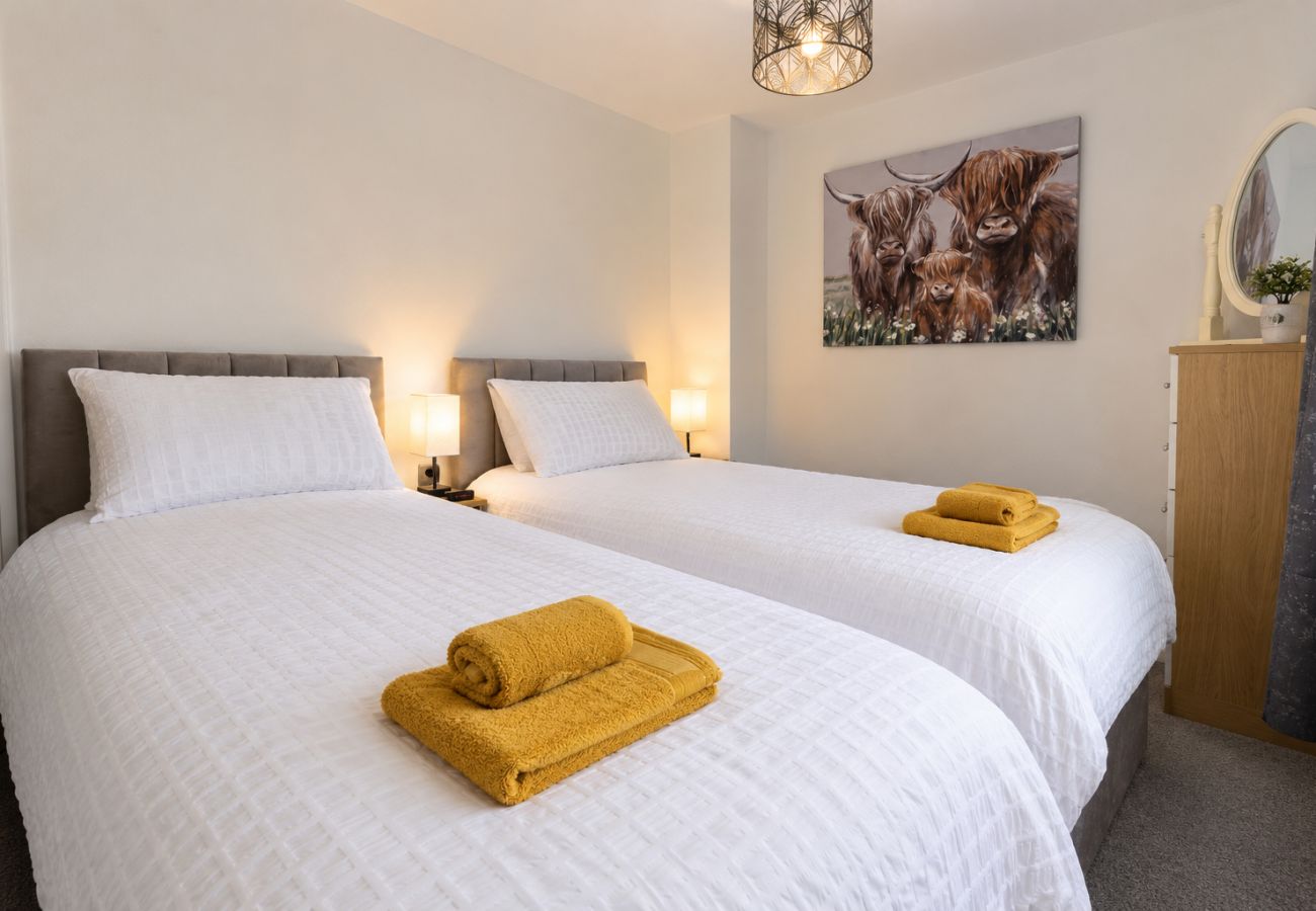 House in Crawley - Cedar Close