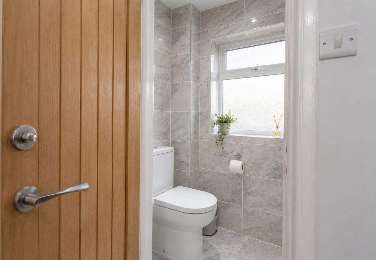 House in Crawley - Cedar Close